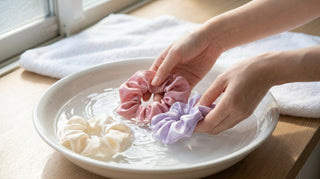 Comment nettoyer vos chouchous en soie sans les détendre ?