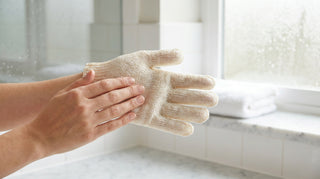 Pourquoi le gant de soie est le gommage corps le plus naturel